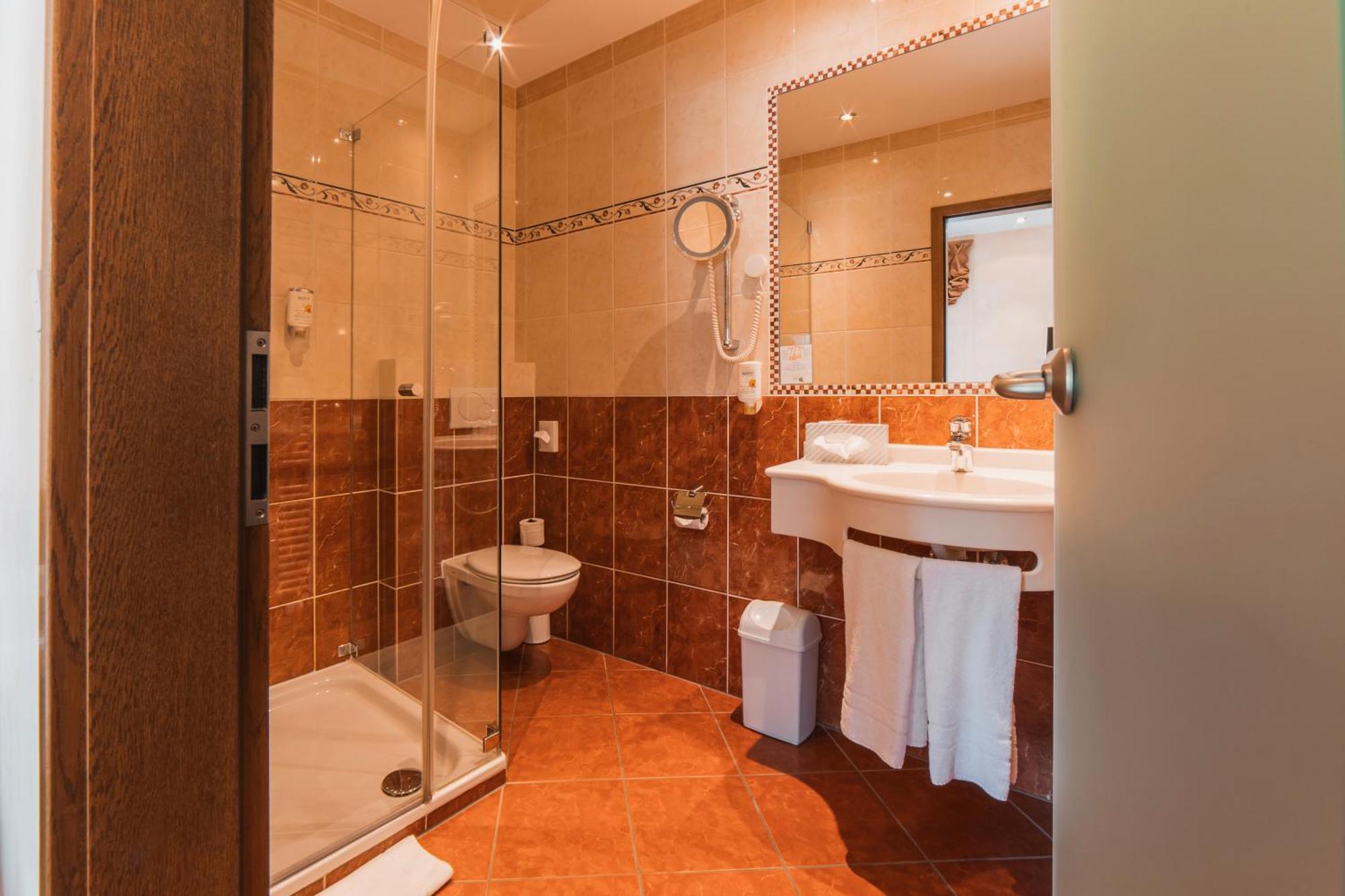 Akzent Berg's Alte Bauernschaenke- Wellness Und Wein Hotel